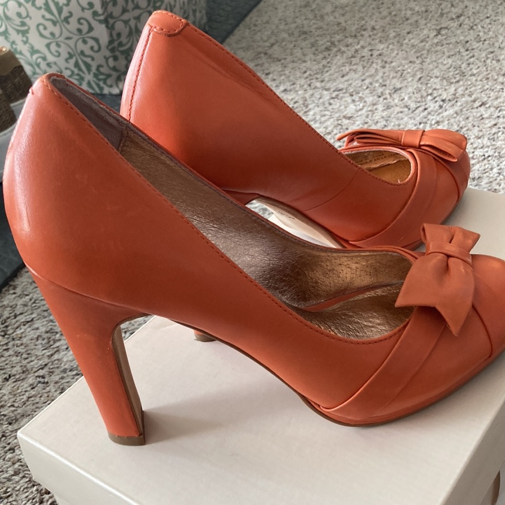Miss Albright for Anthropologie bow pumps - Picture 9 of 15